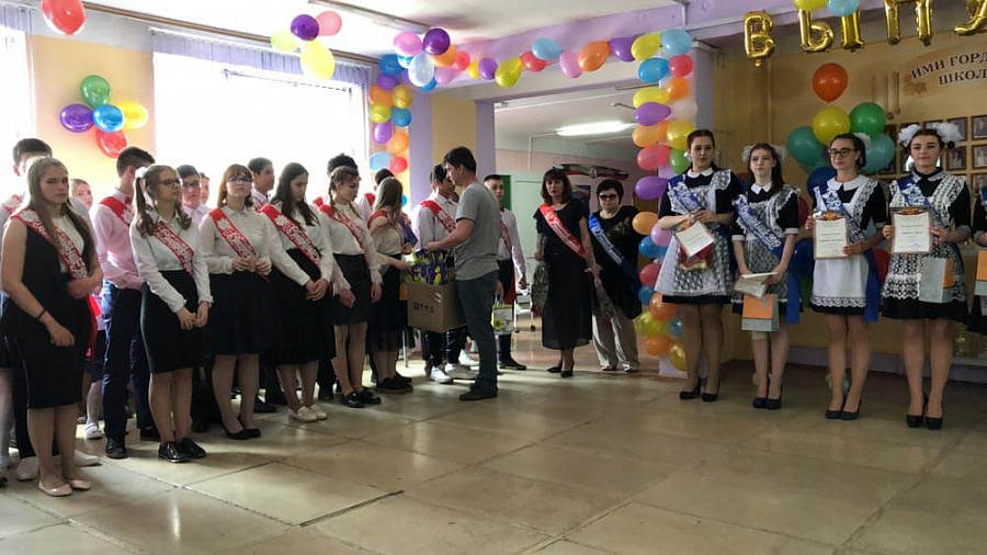 ДНП «Романовские дачи» поздравили выпускников 2019 года