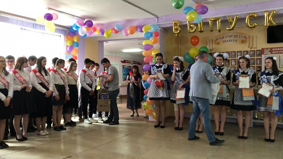 ДНП «Романовские дачи» поздравили выпускников 2019 года